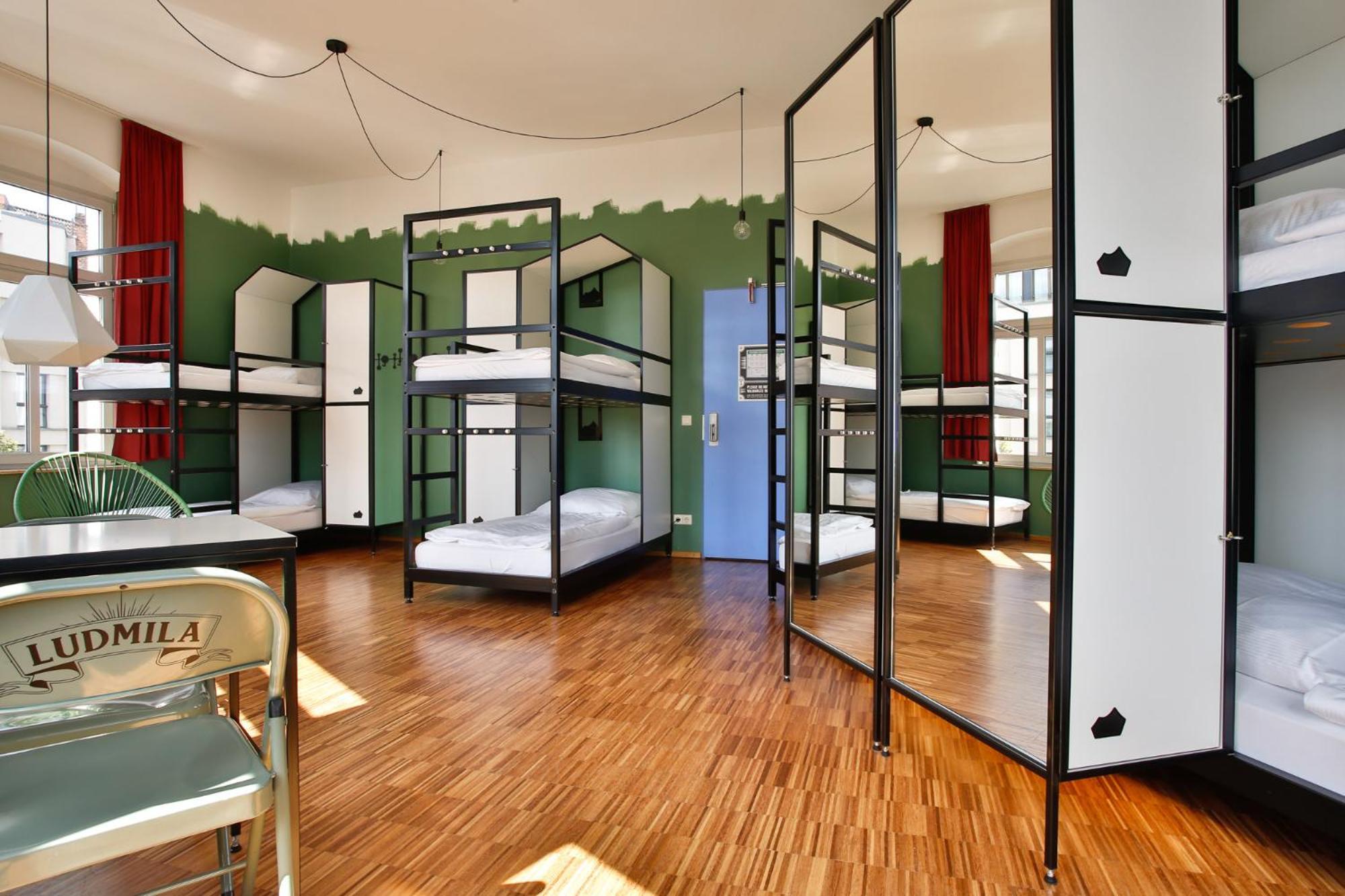 The Circus Hostel Berlin Bagian luar foto