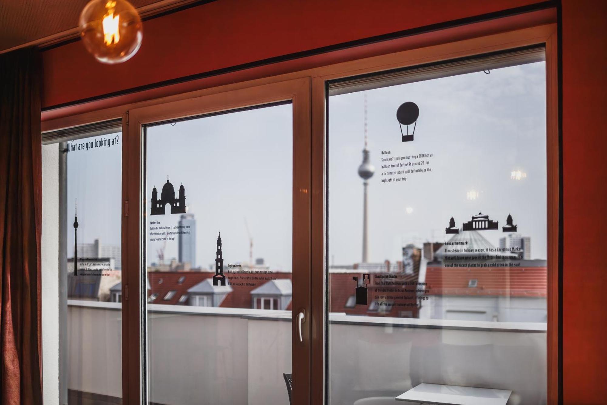 The Circus Hostel Berlin Bagian luar foto